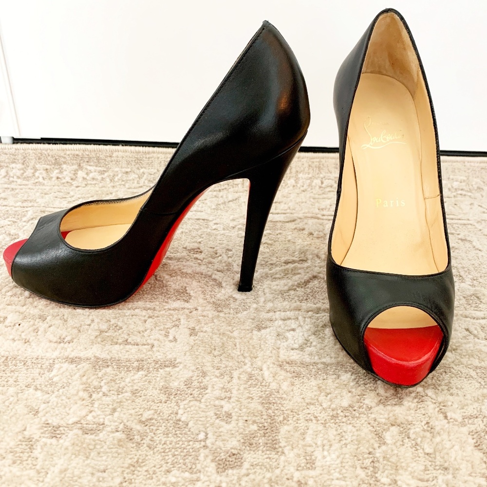Christian Louboutin Very Prive PeepToe Black Pumps